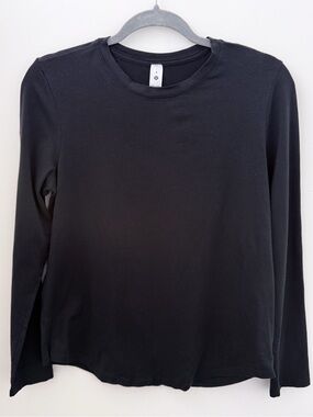 Lululemon Black Long Sleeve Crewneck Top Size 6 Athletic Basic
